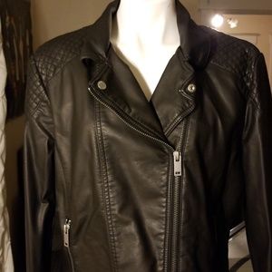 Weekend sale Black  women's faux leather jacket